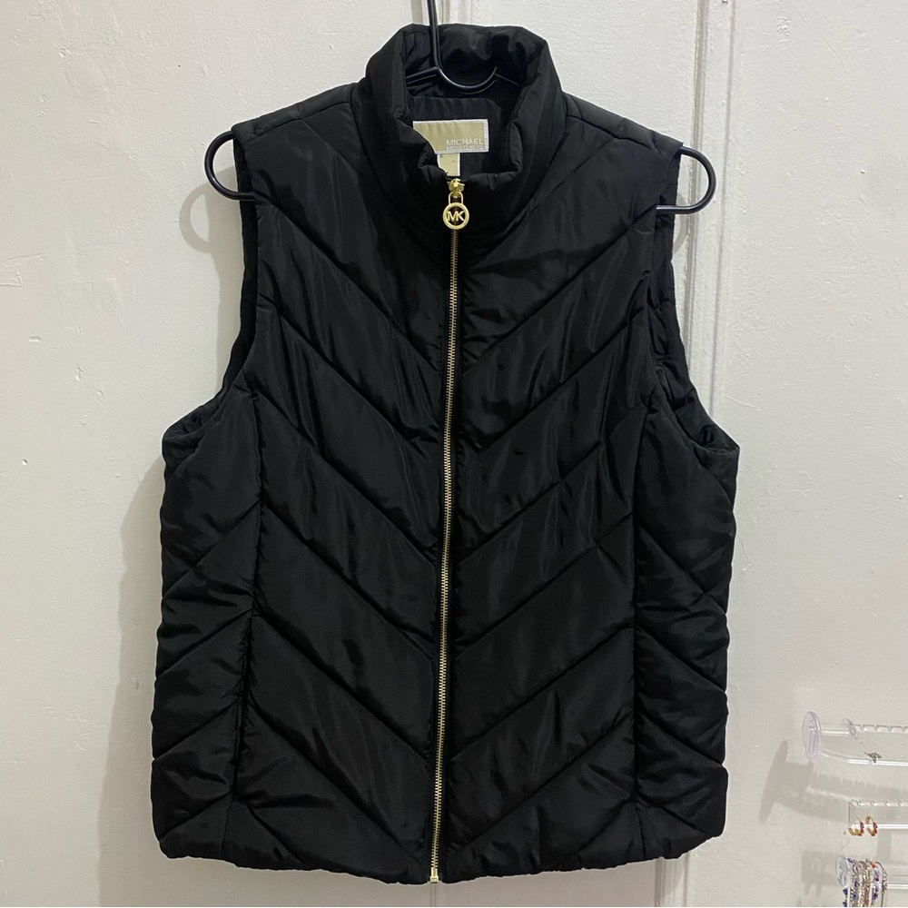 Women’s Michael Kors Puffer vest size Large